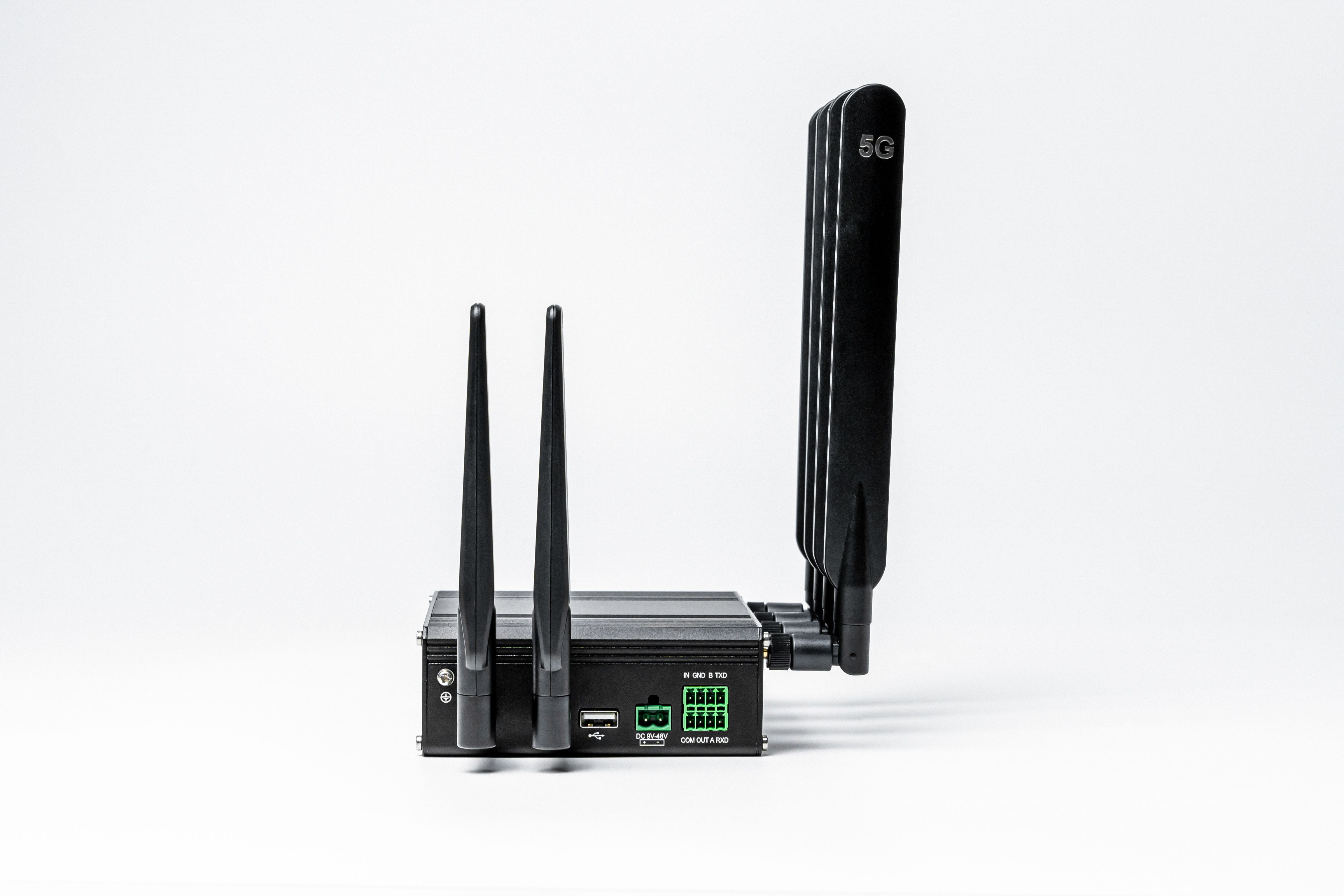 UR75-504AE-W2-P » 5G LTE Router